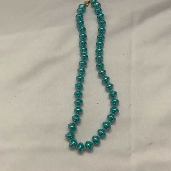 Elegant Blue Pearl Necklace - Picture 5 of 7